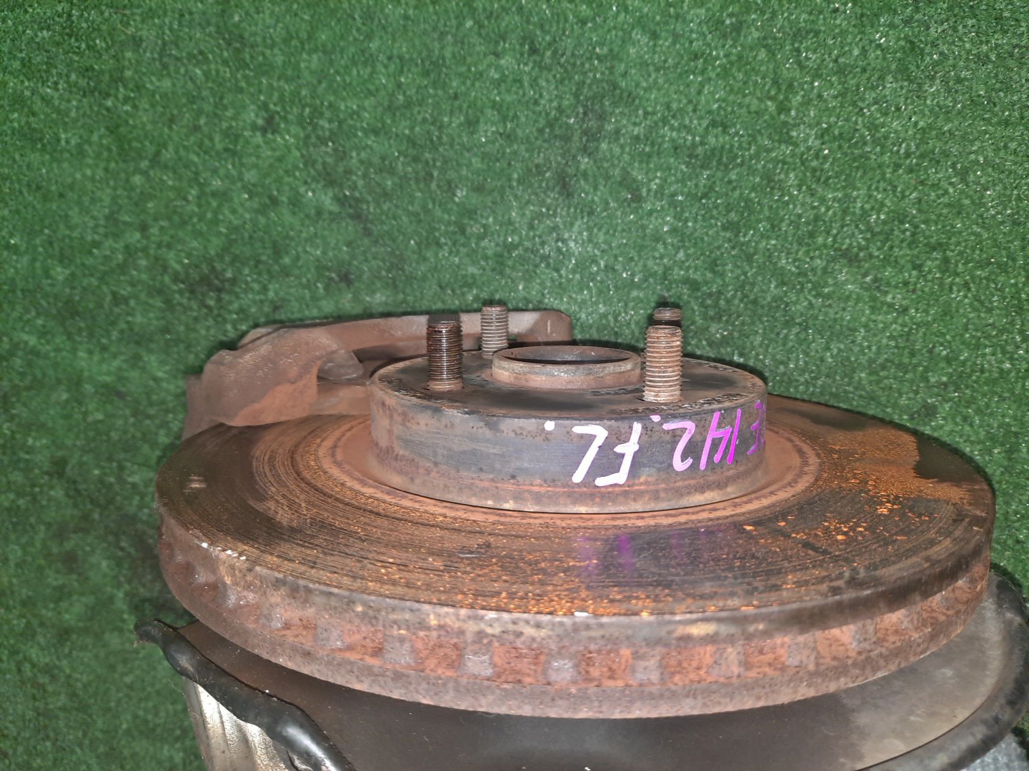 Ступица левая передняя TOYOTA AXIO, COROLLA FIELDER, COROLLA  AXIO, FIELDER NZE141, ZRE142, ZRE142G, NZE141G 1NZ-FE, 2ZR-FAE, 2ZR-FE 2 ракурс