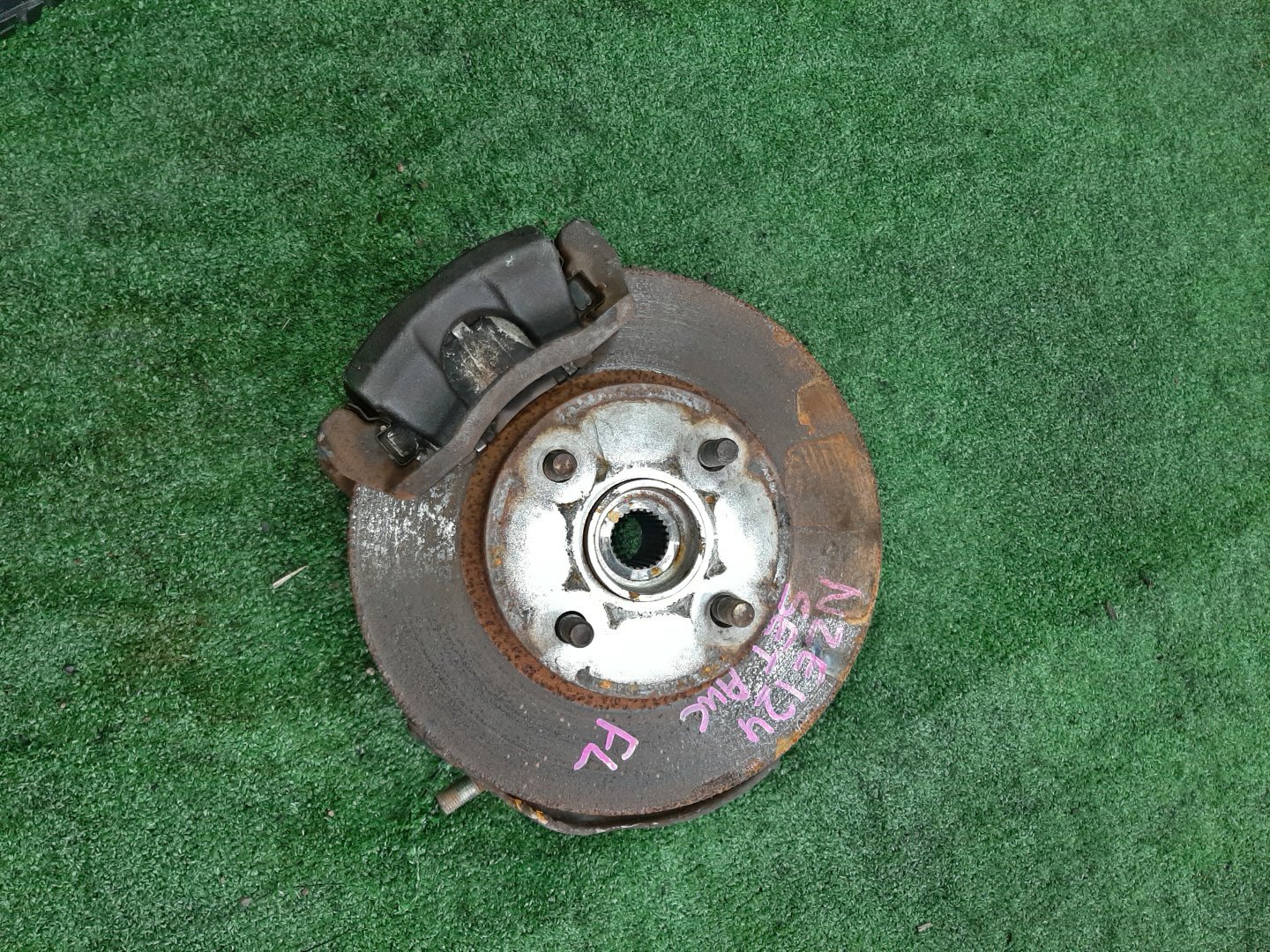 Ступица левая передняя TOYOTA COROLLA, COROLLA SPACIO, COROLLA FIELDER, ALLEX, COROLLA RUNX ZZE124, NZE124, ZZE124N, ZZE124G, NZE124G 1ZZ-FE, 1NZ-FE 1 ракурс