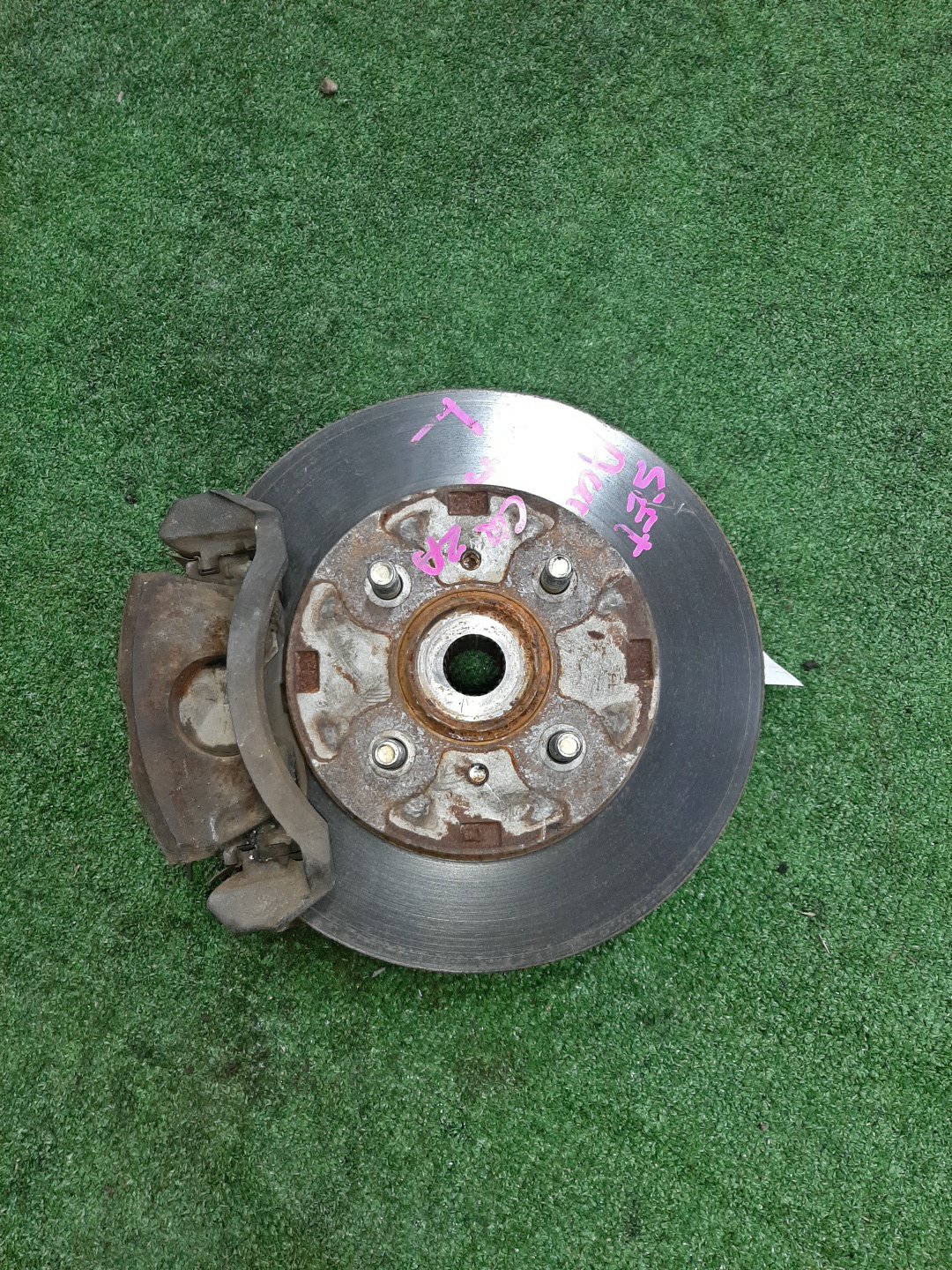 Ступица левая передняя MITSUBISHI MIRAGE DINGO CQ1A, CQ2A, CQ5A 4G13, 4G15, 4G93 1 ракурс
