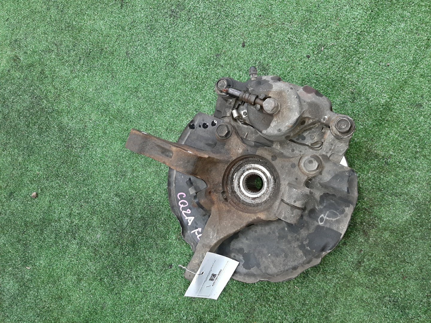 Ступица левая передняя MITSUBISHI MIRAGE DINGO CQ1A, CQ2A, CQ5A 4G13, 4G15, 4G93 3 ракурс