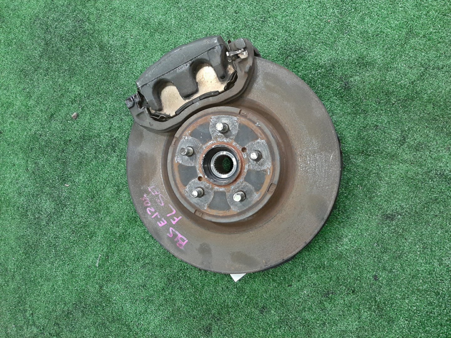 Ступица левая передняя  SUBARU LEGACY, OUTBACK, LEGACY B4 BL5, BP5, BPE, BLE, BL9, BP9 EJ20DE, EJ20T, EJ20E, EZ30DE, EJ25E 1 ракурс