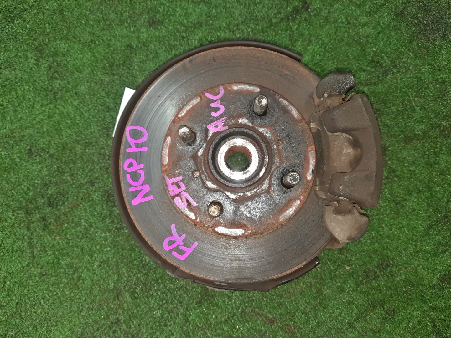 Ступица правая передняя TOYOTA VITZ NCP10 2NZ-FE 1 ракурс Ступица правая передняя TOYOTA VITZ NCP10 2NZ-FE 1 ракурс
