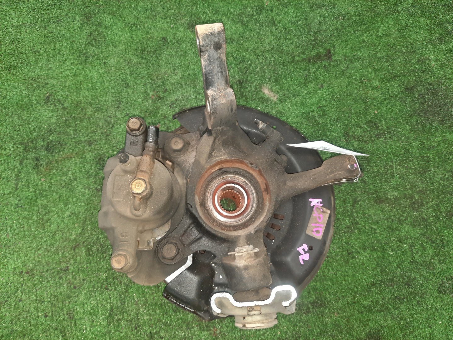Ступица правая передняя TOYOTA VITZ NCP10 2NZ-FE 2 ракурс Ступица правая передняя TOYOTA VITZ NCP10 2NZ-FE 2 ракурс