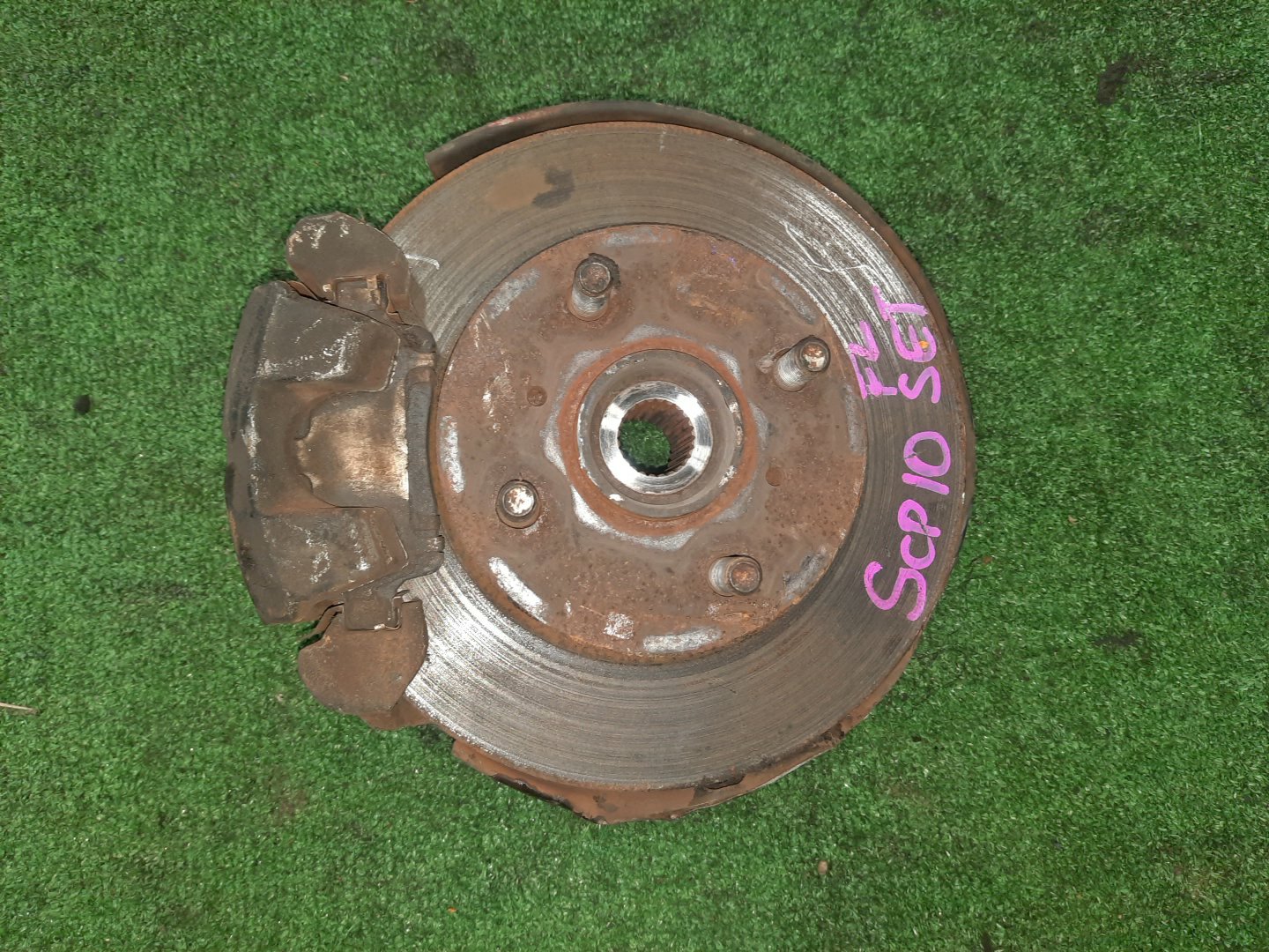 Ступица левая передняя TOYOTA PLATZ, VITZ SCP11, SCP10, SCP13 1SZ-FE, 2SZ-FE 1 ракурс