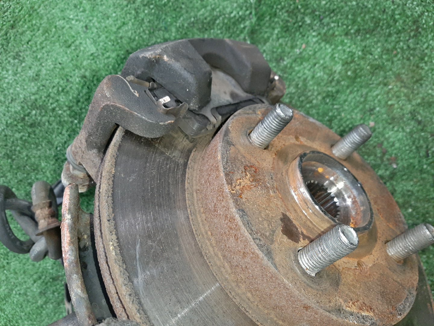 Ступица правая передняя TOYOTA PLATZ, VITZ SCP11, SCP10, SCP13 1SZ-FE, 2SZ-FE 2 ракурс