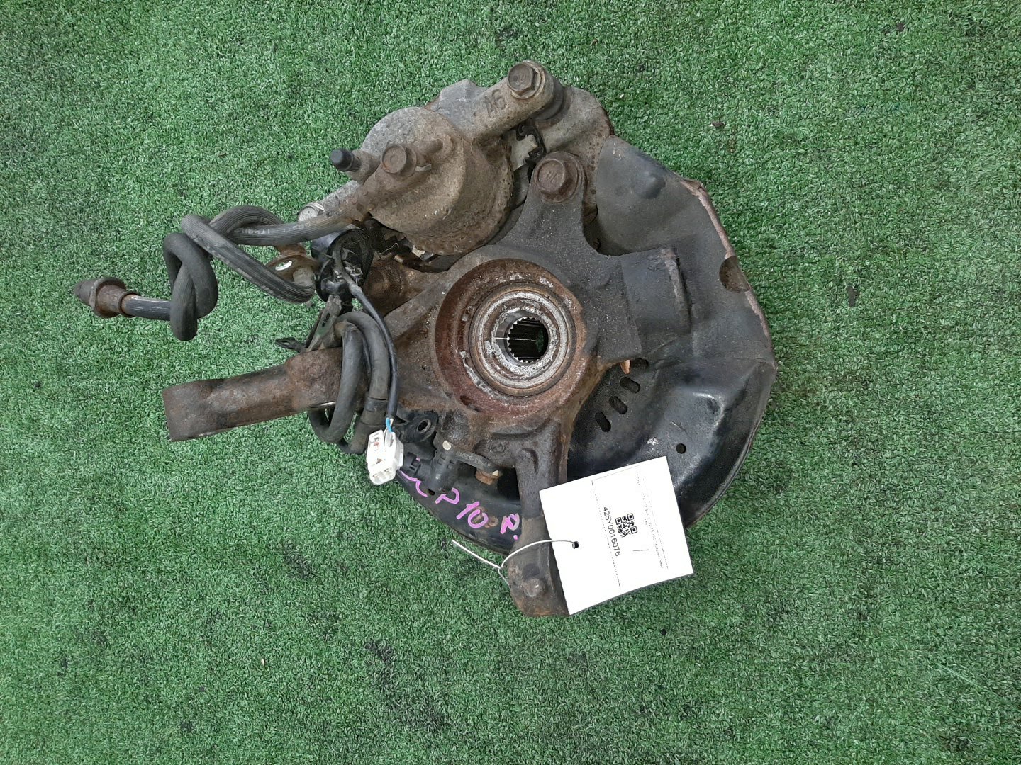 Ступица левая передняя TOYOTA PLATZ, VITZ SCP11, SCP10, SCP13 1SZ-FE, 2SZ-FE 3 ракурс
