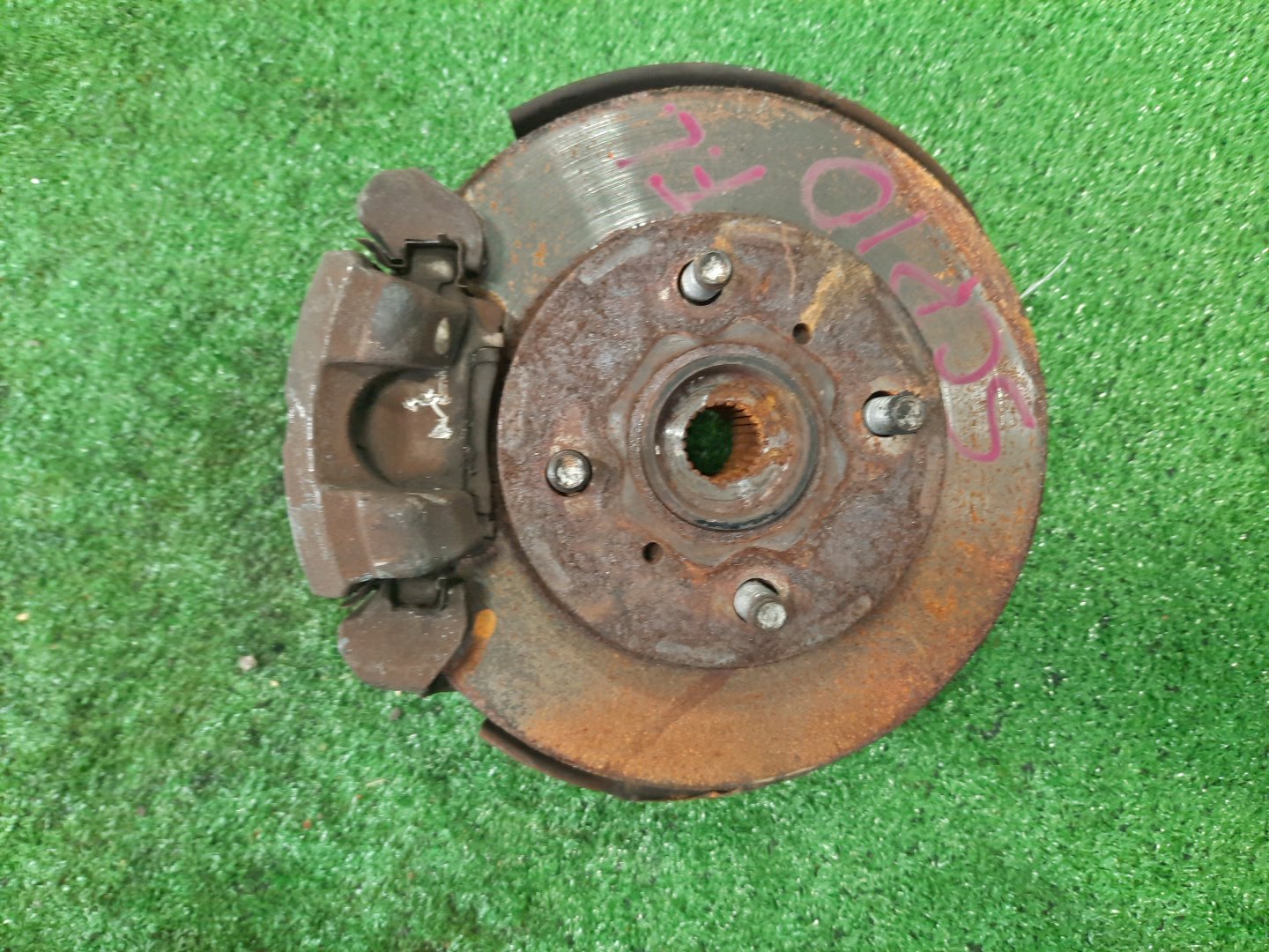Ступица левая передняя TOYOTA PLATZ, VITZ SCP11, SCP10, SCP13 1SZ-FE, 2SZ-FE 1 ракурс