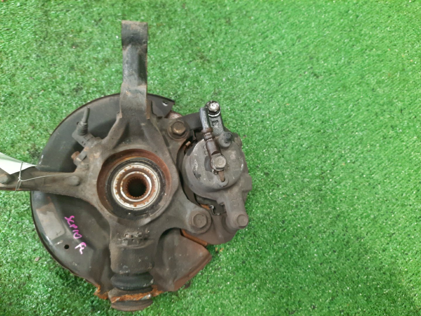 Ступица левая передняя TOYOTA PLATZ, VITZ SCP11, SCP10, SCP13 1SZ-FE, 2SZ-FE 2 ракурс