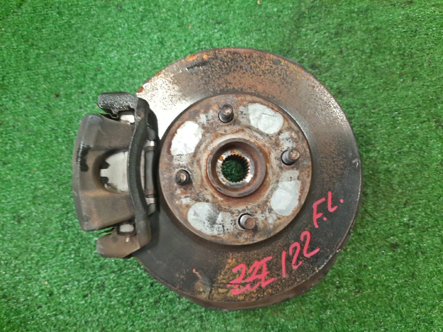 Ступица левая передняя TOYOTA COROLLA, COROLLA SPACIO, COROLLA FIELDER, ALLEX, COROLLA RUNX ZZE122, NZE121N, ZZE122N, ZZE122G 1ZZ-FE, 1NZ-FE 1 ракурс