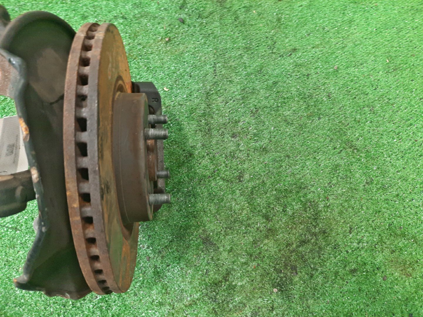 Ступица правая передняя TOYOTA AXIO, COROLLA FIELDER, COROLLA  AXIO, FIELDER NZE141, ZRE142, ZRE142G, NZE141G 1NZ-FE, 2ZR-FAE, 2ZR-FE 3 ракурс