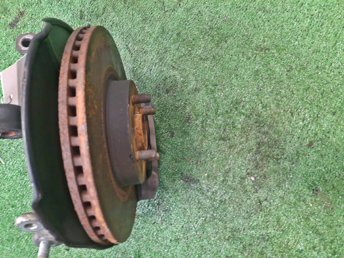 Ступица правая передняя TOYOTA AXIO, COROLLA FIELDER, COROLLA  AXIO, FIELDER NZE141, ZRE142, ZRE142G, NZE141G 1NZ-FE, 2ZR-FAE, 2ZR-FE 3 ракурс