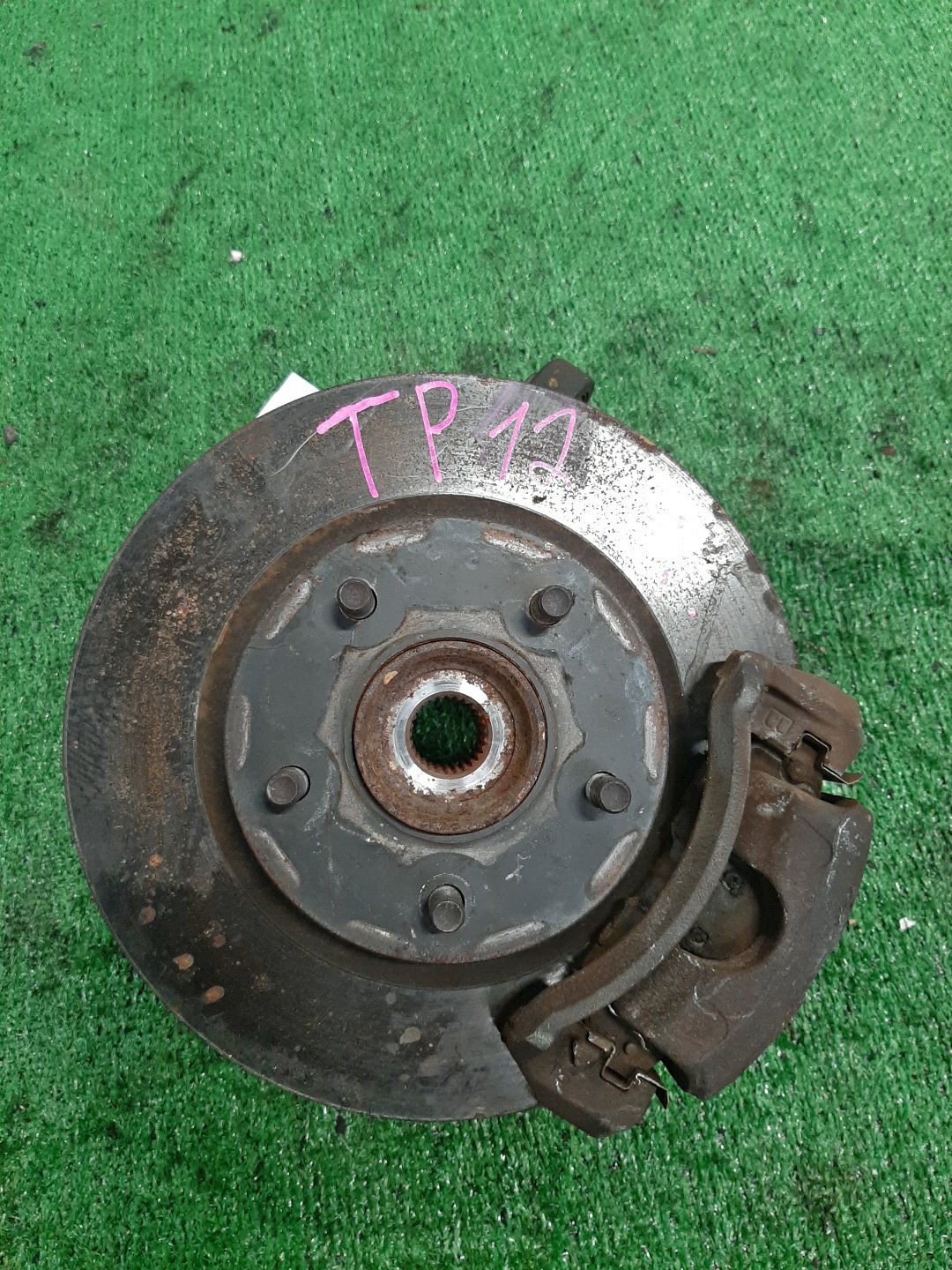 Ступица правая передняя NISSAN PRIMERA P12, QP12, TP12, HP12, RP12, WTP12, WHP12, WRP12 QG18DE, QR20DE, SR20VE, QR25DD 1 ракурс
