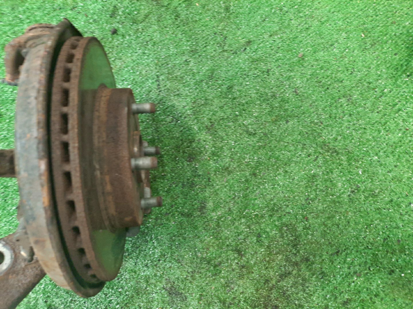 Ступица левая передняя TOYOTA PLATZ, VITZ SCP11, SCP10, SCP13 1SZ-FE, 2SZ-FE 3 ракурс