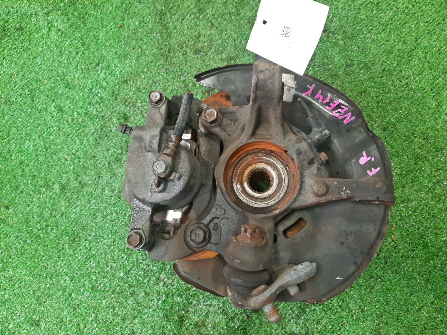 Ступица правая передняя TOYOTA AXIO, COROLLA FIELDER, COROLLA  AXIO, FIELDER NZE141, ZRE142, ZRE142G, NZE141G 1NZ-FE, 2ZR-FAE, 2ZR-FE 2 ракурс
