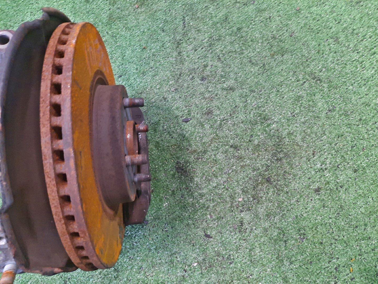 Ступица правая передняя TOYOTA AXIO, COROLLA FIELDER, COROLLA  AXIO, FIELDER NZE141, ZRE142, ZRE142G, NZE141G 1NZ-FE, 2ZR-FAE, 2ZR-FE 3 ракурс