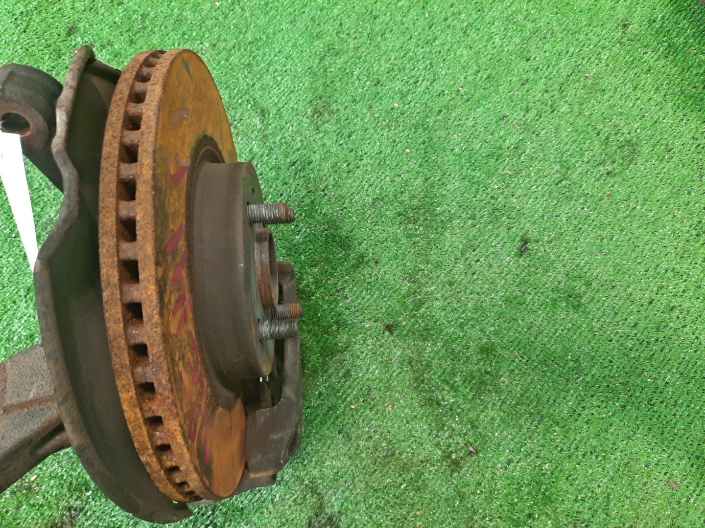 Ступица левая передняя TOYOTA AXIO, COROLLA FIELDER, COROLLA  AXIO, FIELDER NZE141, ZRE142, ZRE142G, NZE141G 1NZ-FE, 2ZR-FAE, 2ZR-FE 3 ракурс