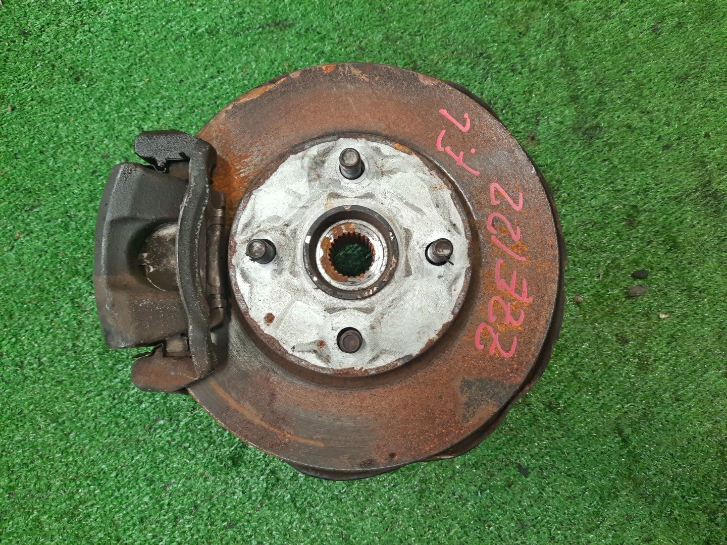 Ступица левая передняя TOYOTA COROLLA, COROLLA SPACIO, COROLLA FIELDER, ALLEX, COROLLA RUNX ZZE122, NZE121N, ZZE122N, ZZE122G 1ZZ-FE, 1NZ-FE 1 ракурс