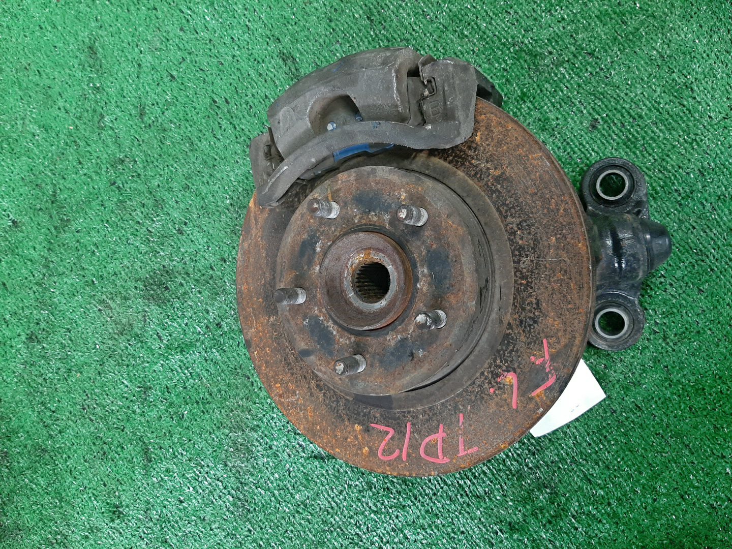 Ступица левая передняя NISSAN PRIMERA P12, QP12, TP12, HP12, RP12, WTP12, WHP12, WRP12 QG18DE, QR20DE, SR20VE, QR25DD 1 ракурс
