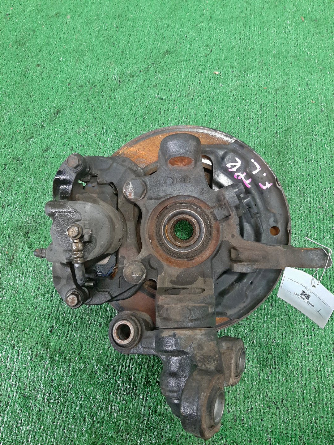 Ступица левая передняя NISSAN PRIMERA P12, QP12, TP12, HP12, RP12, WTP12, WHP12, WRP12 QG18DE, QR20DE, SR20VE, QR25DD 3 ракурс
