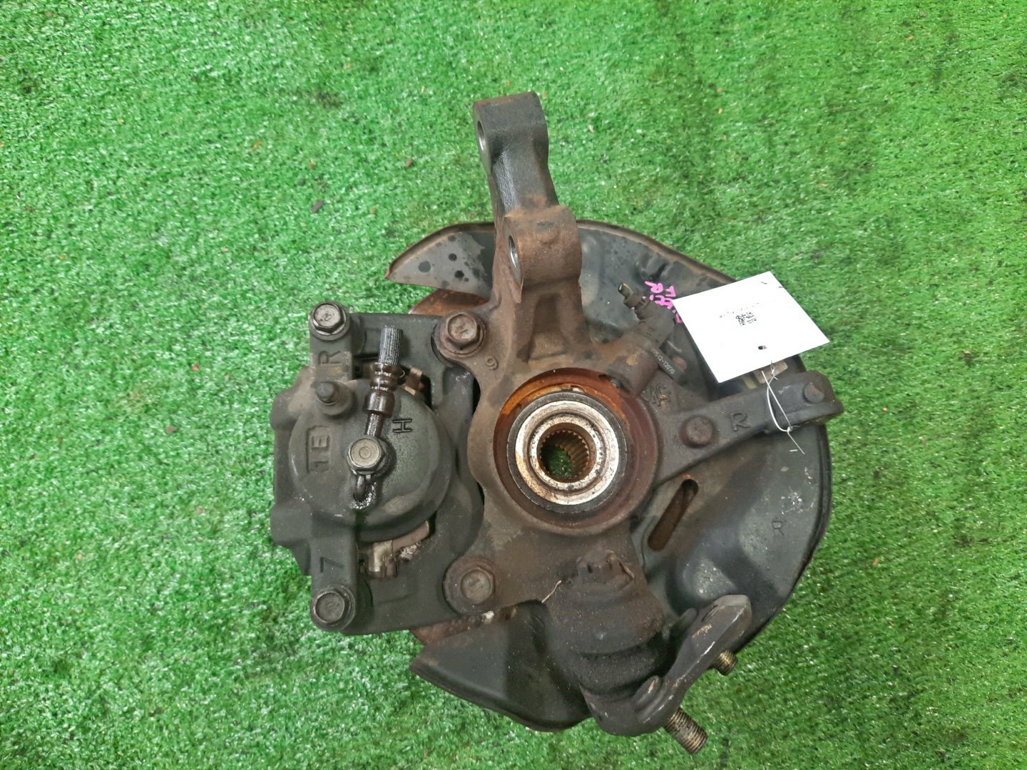 Ступица правая передняя TOYOTA COROLLA, COROLLA SPACIO, COROLLA FIELDER, ALLEX, COROLLA RUNX ZZE122, NZE121N, ZZE122N, ZZE122G 1ZZ-FE, 1NZ-FE 2 ракурс