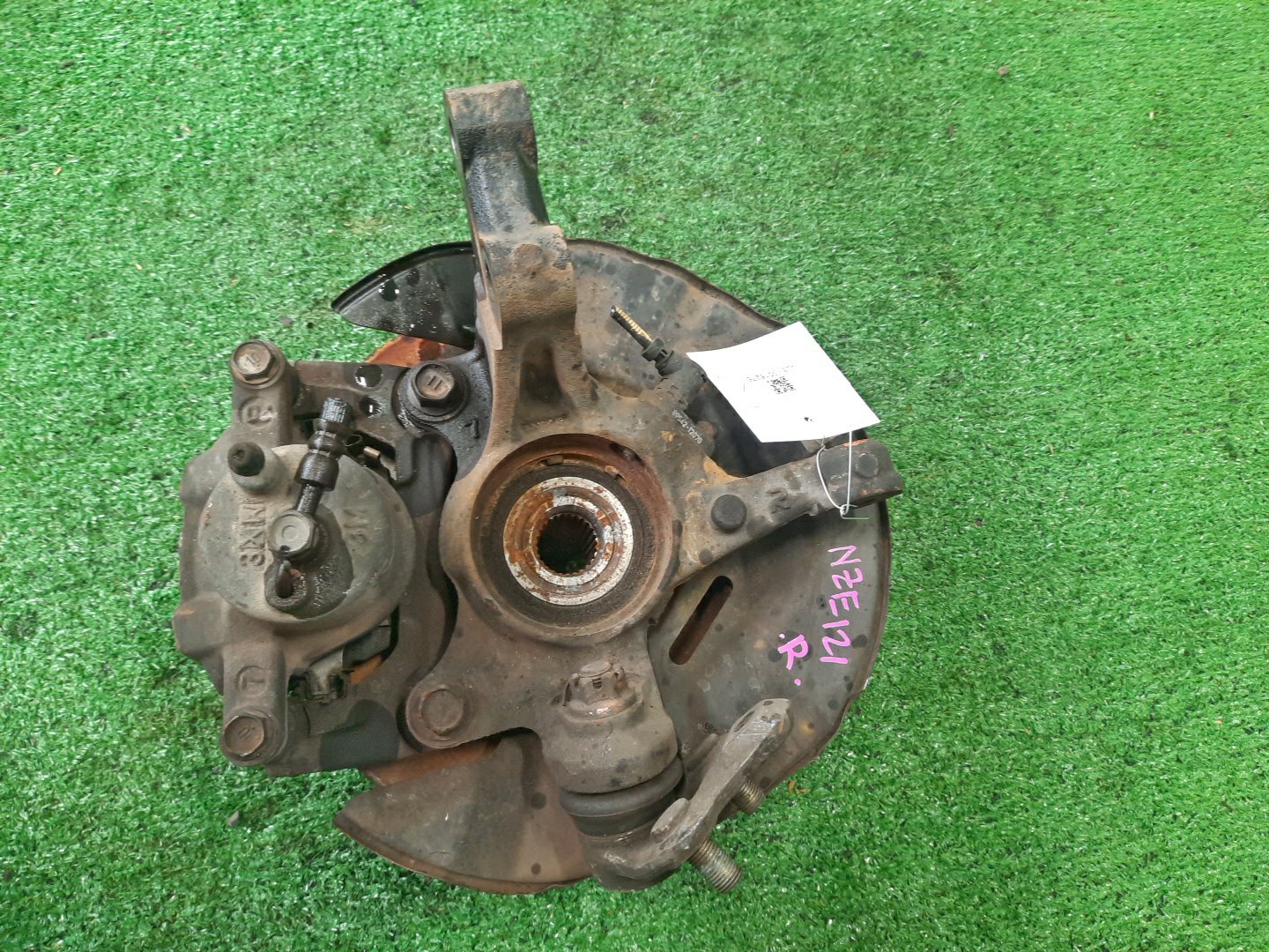 Ступица правая передняя TOYOTA COROLLA, COROLLA FIELDER, ALLEX, COROLLA RUNX NZE121, NZE121G 1NZ-FE 2 ракурс