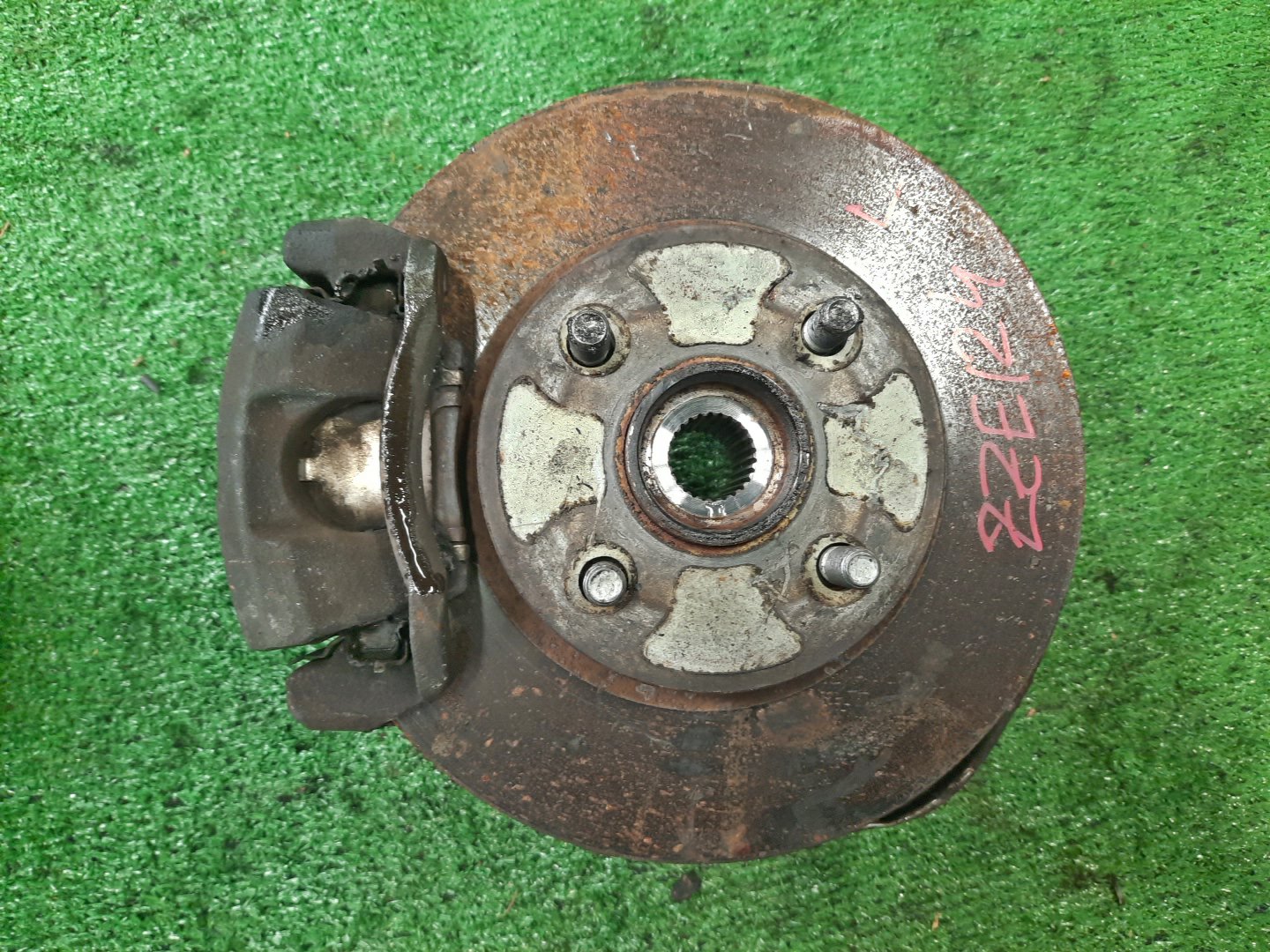 Ступица левая передняя TOYOTA COROLLA, COROLLA SPACIO, COROLLA FIELDER, ALLEX, COROLLA RUNX ZZE124, NZE124, ZZE124N, ZZE124G, NZE124G 1ZZ-FE, 1NZ-FE 1 ракурс