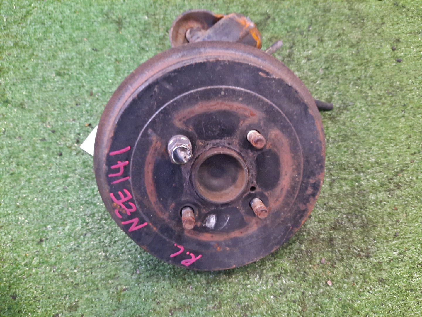 Ступица левая задняя TOYOTA AXIO, COROLLA FIELDER, COROLLA  AXIO, FIELDER NZE141, ZRE142, ZRE142G, NZE141G 1NZ-FE, 2ZR-FAE, 2ZR-FE 1 ракурс