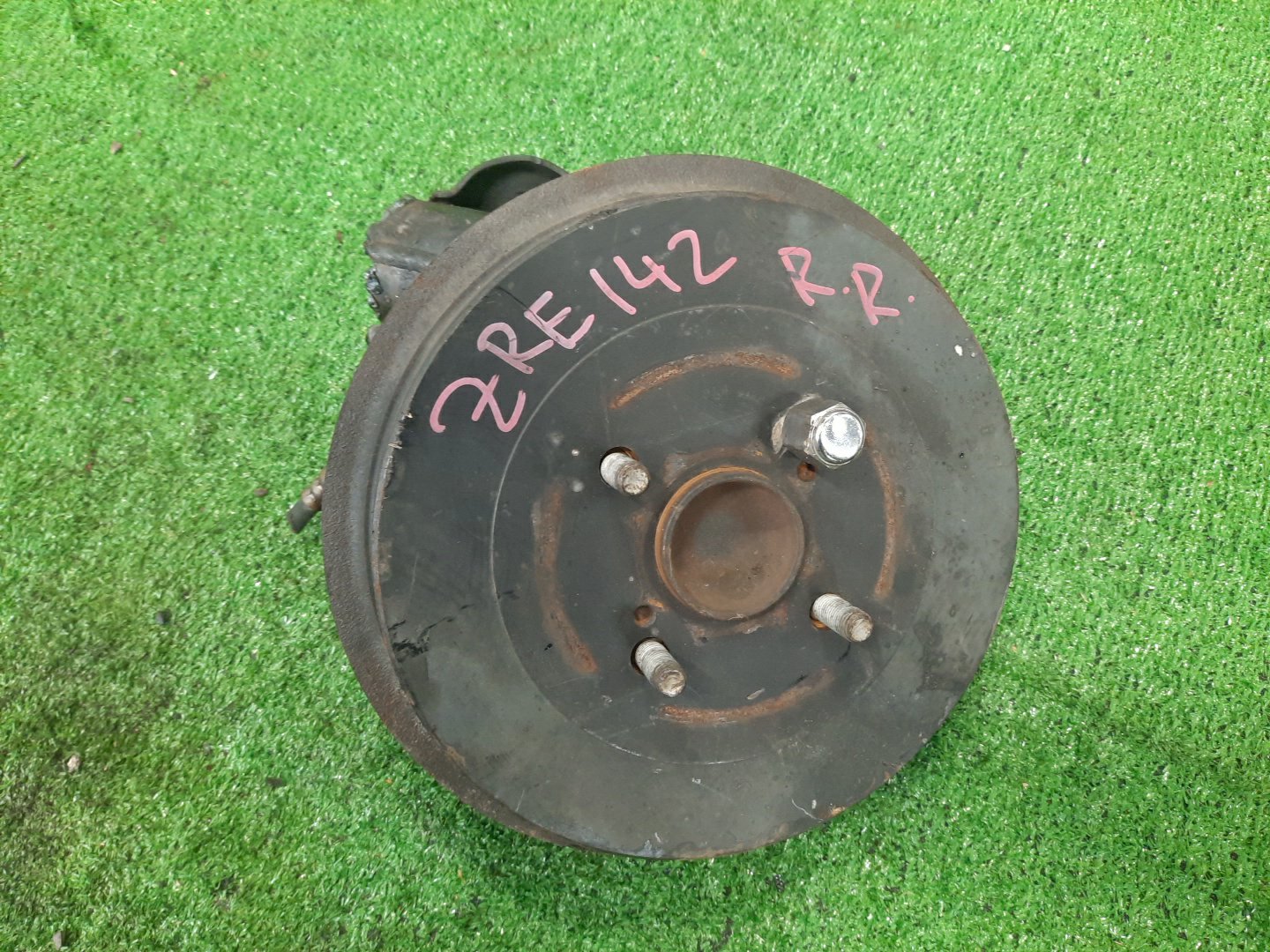 Ступица правая задняя TOYOTA AXIO, COROLLA FIELDER, COROLLA  AXIO, FIELDER NZE141, ZRE142, ZRE142G, NZE141G 1NZ-FE, 2ZR-FAE, 2ZR-FE 1 ракурс