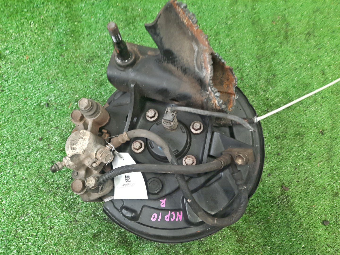 Ступица правая задняя TOYOTA VITZ NCP10 2NZ-FE 2 ракурс Ступица правая задняя TOYOTA VITZ NCP10 2NZ-FE 2 ракурс