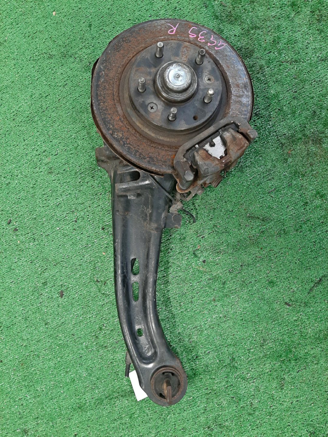 Ступица правая задняя  MAZDA ATENZA GG3S, GY3W, GYEW, GGEP, GGES, GG3P L3-VE, LF-VE, LF-DE 1 ракурс