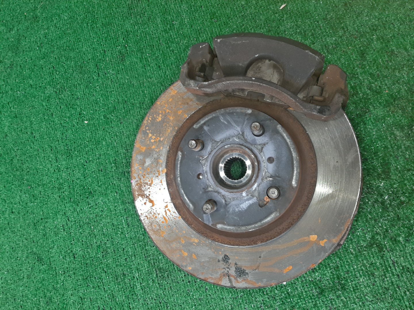 Ступица правая передняя TOYOTA AXIO, COROLLA FIELDER, COROLLA  AXIO, FIELDER NZE141, ZRE142, ZRE142G, NZE141G 1NZ-FE, 2ZR-FAE, 2ZR-FE 1 ракурс