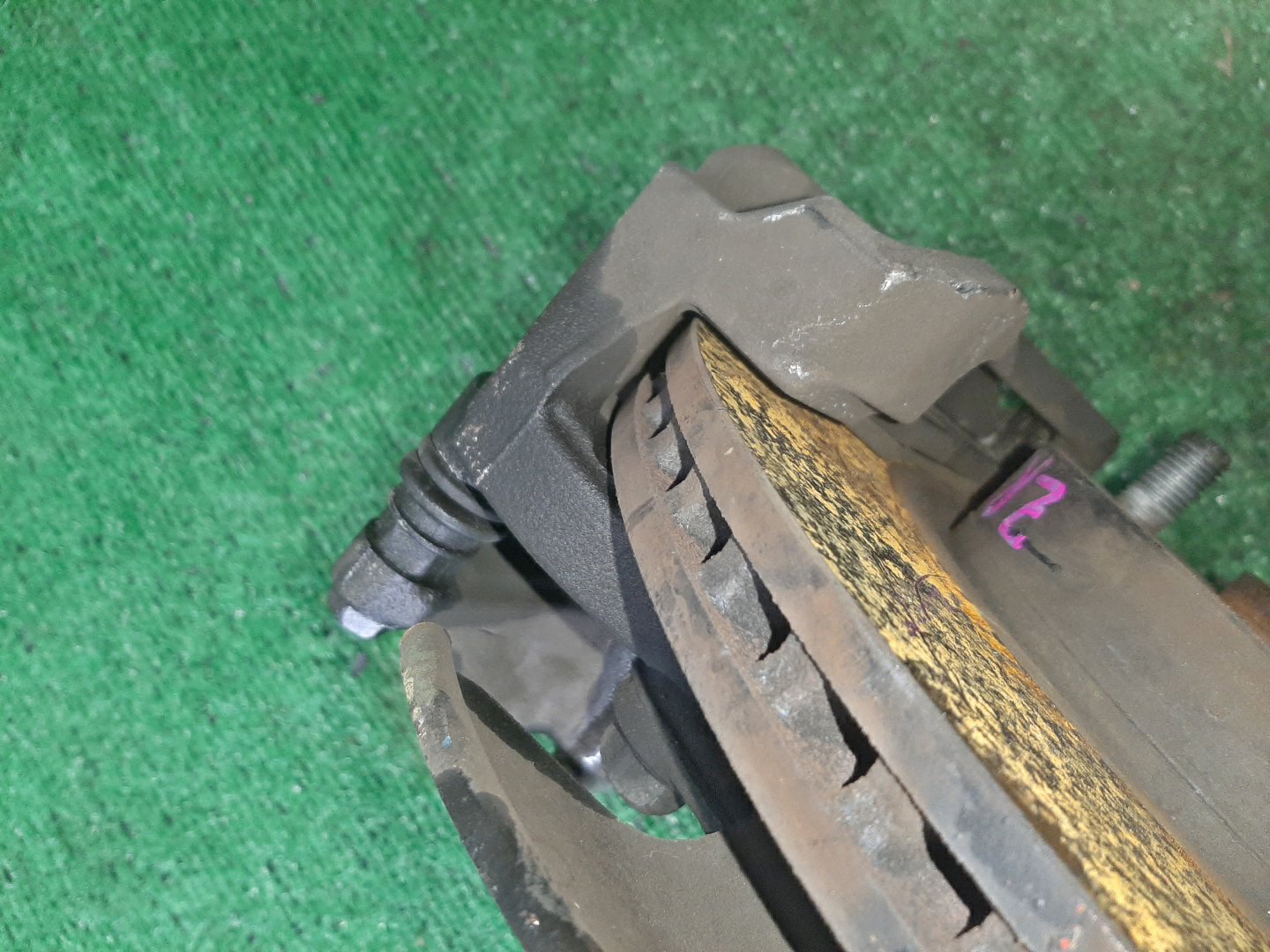 Ступица правая передняя TOYOTA AXIO, COROLLA FIELDER, COROLLA  AXIO, FIELDER NZE141, ZRE142, ZRE142G, NZE141G 1NZ-FE, 2ZR-FAE, 2ZR-FE 2 ракурс