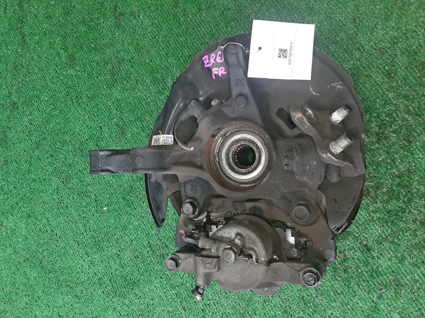 Ступица правая передняя TOYOTA AXIO, COROLLA FIELDER, COROLLA  AXIO, FIELDER NZE141, ZRE142, ZRE142G, NZE141G 1NZ-FE, 2ZR-FAE, 2ZR-FE 3 ракурс