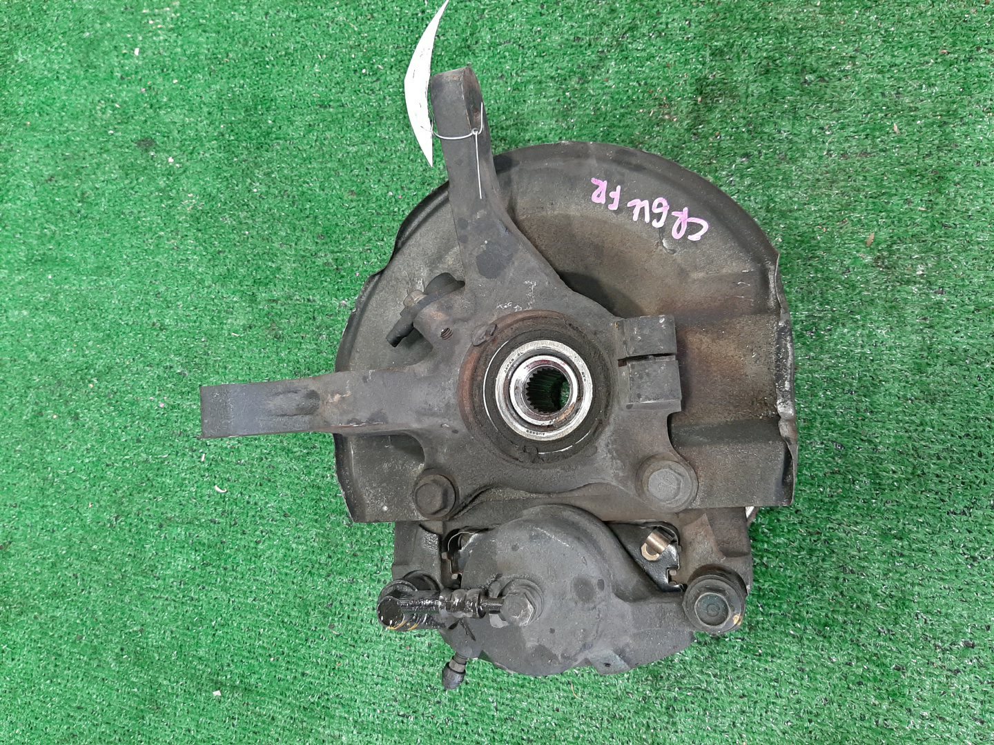 Ступица правая передняя MITSUBISHI DION CR6W, CR9W, CR5W 4G94, 4G63, 4G93 3 ракурс