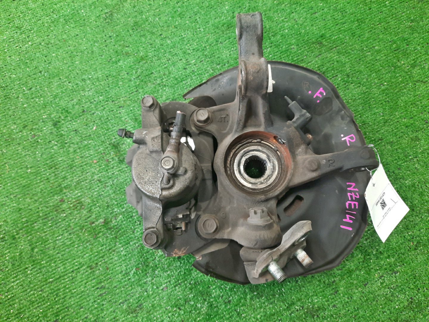 Ступица правая передняя TOYOTA AXIO, COROLLA FIELDER, COROLLA  AXIO, FIELDER NZE141, ZRE142, ZRE142G, NZE141G 1NZ-FE, 2ZR-FAE, 2ZR-FE 2 ракурс
