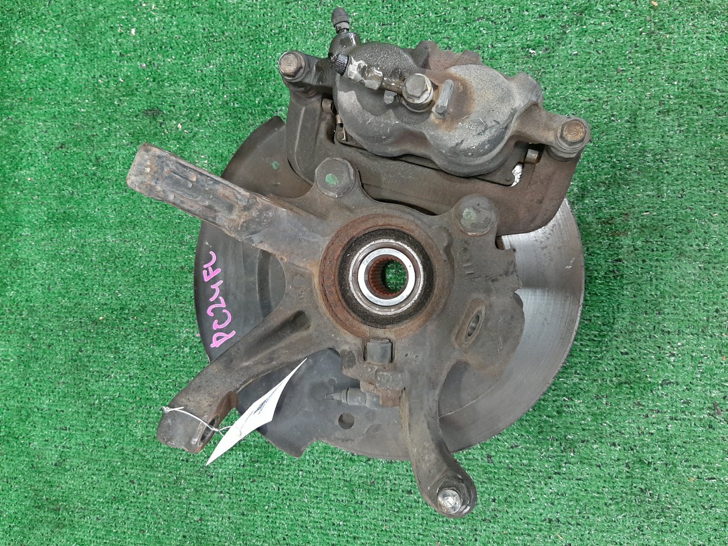 Ступица левая передняя для NISSAN SERENA TNC24, TC24, RC24, PC24, PNC24, VC24, VNC24 QR20DE, QR25DE, SR20DE, YD25DDTI 3 ракурс Ступица левая передняя для NISSAN SERENA TNC24, TC24, RC24, PC24, PNC24, VC24, VNC24 QR20DE, QR25DE, SR20DE, YD25DDTI 3 ракурс