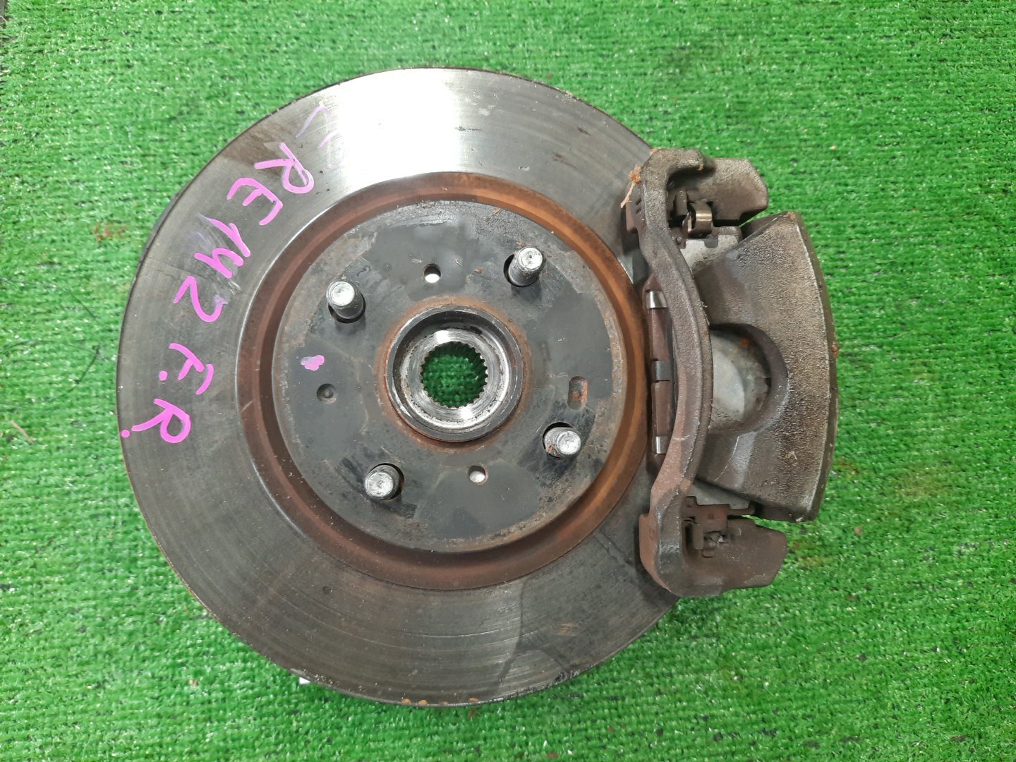 Ступица правая передняя TOYOTA AXIO, COROLLA FIELDER, COROLLA  AXIO, FIELDER NZE141, ZRE142, ZRE142G, NZE141G 1NZ-FE, 2ZR-FAE, 2ZR-FE 1 ракурс