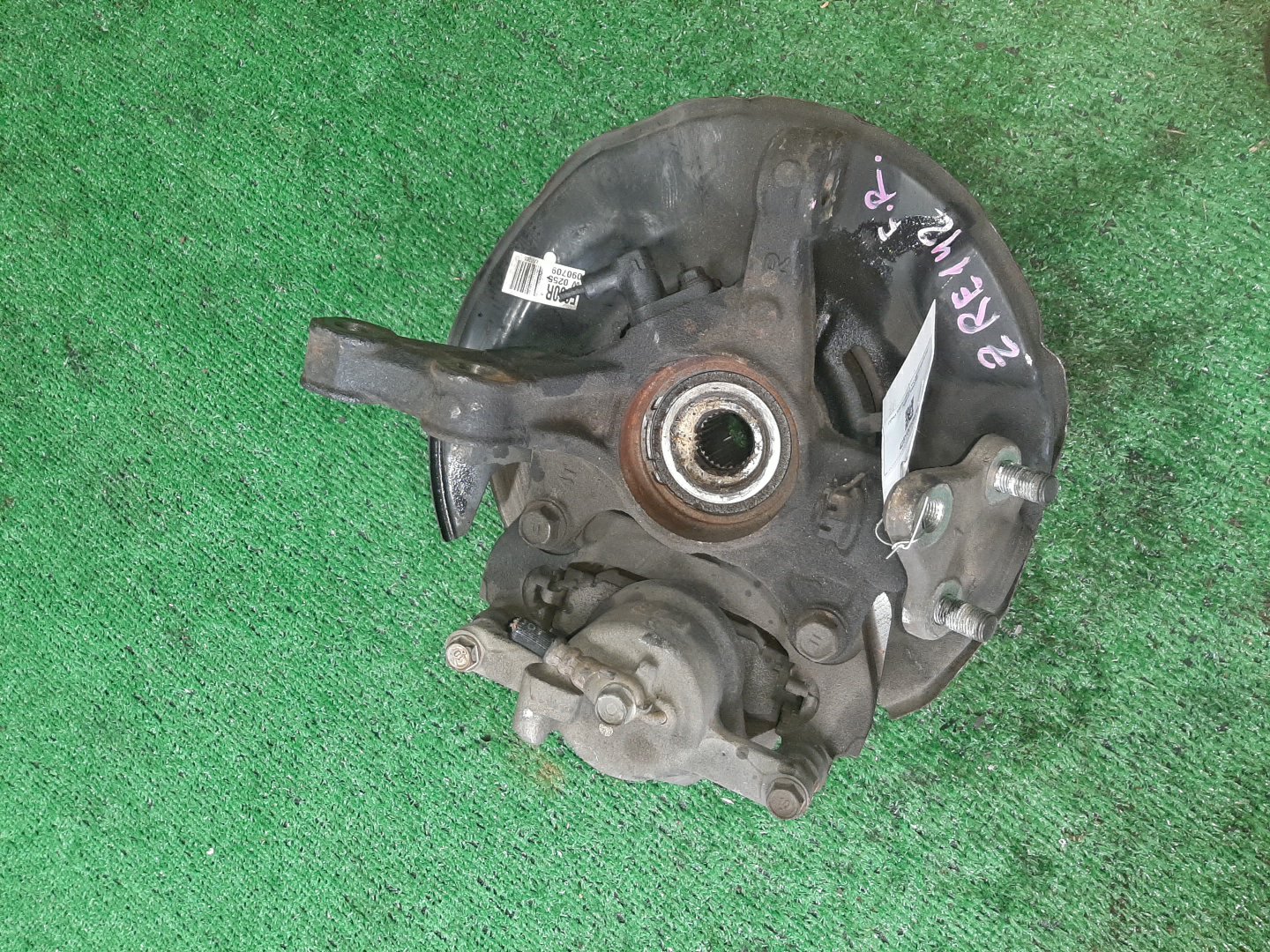 Ступица правая передняя TOYOTA AXIO, COROLLA FIELDER, COROLLA  AXIO, FIELDER NZE141, ZRE142, ZRE142G, NZE141G 1NZ-FE, 2ZR-FAE, 2ZR-FE 3 ракурс