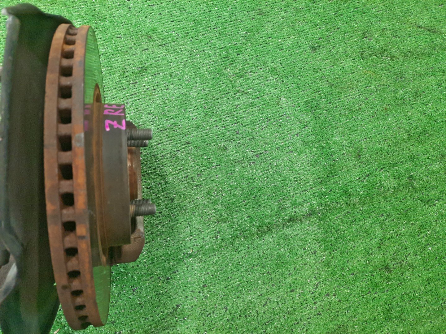 Ступица левая передняя TOYOTA AXIO, COROLLA FIELDER, COROLLA  AXIO, FIELDER NZE141, ZRE142, ZRE142G, NZE141G 1NZ-FE, 2ZR-FAE, 2ZR-FE 3 ракурс