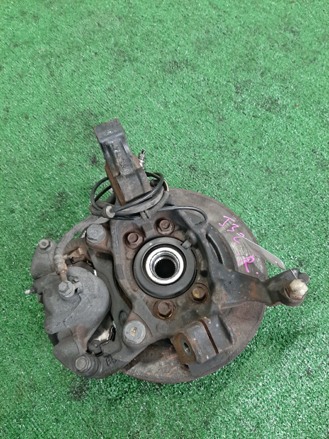 Ступица правая передняя NISSAN TEANA TNJ32, PJ32, J32 QR25DE, VQ35DE, VQ25DE 3 ракурс