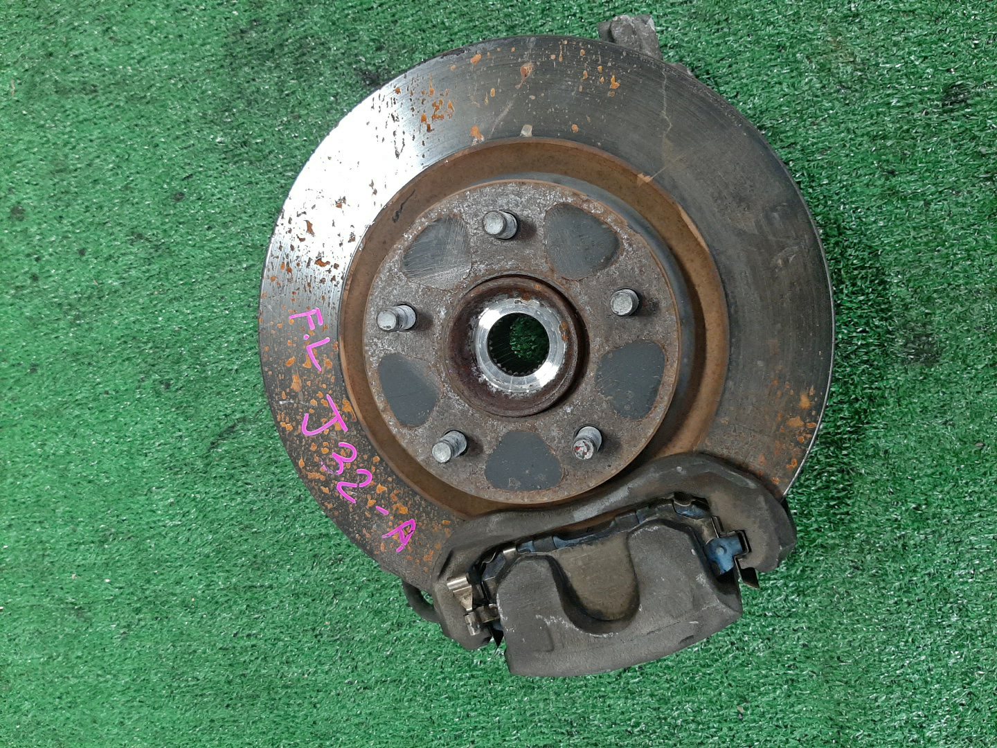 Ступица левая передняя NISSAN TEANA TNJ32, PJ32, J32 QR25DE, VQ35DE, VQ25DE 1 ракурс