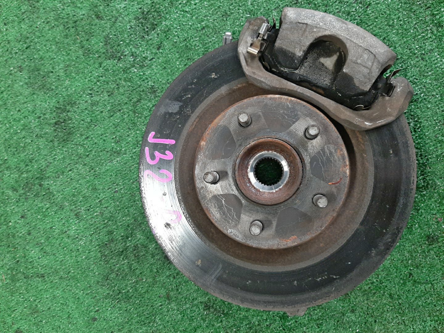 Ступица правая передняя NISSAN TEANA TNJ32, PJ32, J32 QR25DE, VQ35DE, VQ25DE 1 ракурс