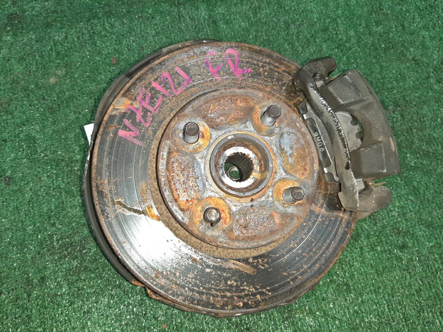 Ступица правая передняя TOYOTA COROLLA, COROLLA FIELDER, ALLEX, COROLLA RUNX NZE121, NZE121G 1NZ-FE 1 ракурс