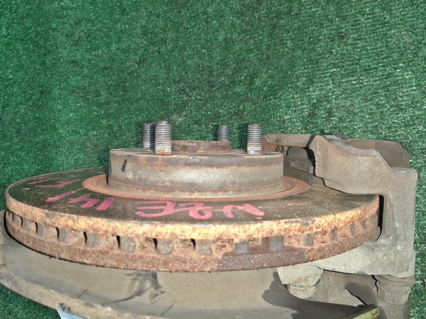Ступица левая передняя TOYOTA AXIO, COROLLA FIELDER, COROLLA  AXIO, FIELDER NZE141, ZRE142, ZRE142G, NZE141G 1NZ-FE, 2ZR-FAE, 2ZR-FE 2 ракурс