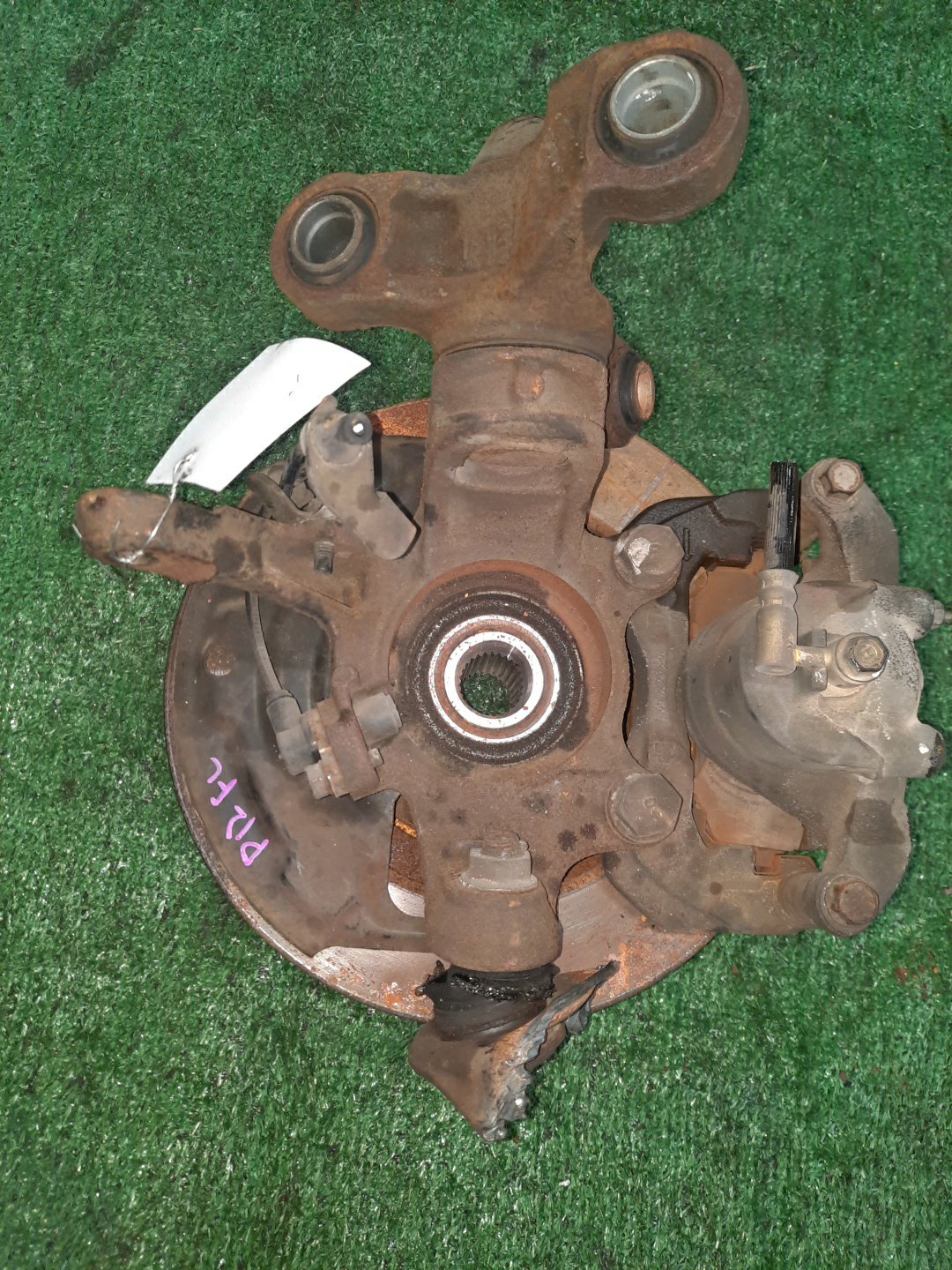 Ступица левая передняя NISSAN PRIMERA P12, QP12, TP12, HP12, RP12, WTP12, WHP12, WRP12 QG18DE, QR20DE, SR20VE, QR25DD 3 ракурс