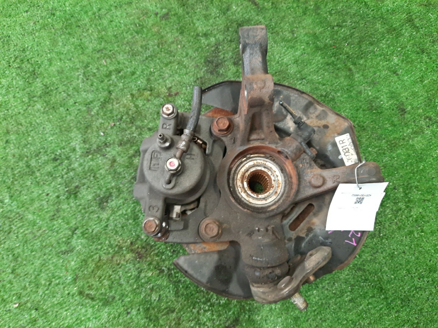 Ступица правая передняя TOYOTA COROLLA, COROLLA FIELDER, ALLEX, COROLLA RUNX NZE121, NZE121G 1NZ-FE 2 ракурс