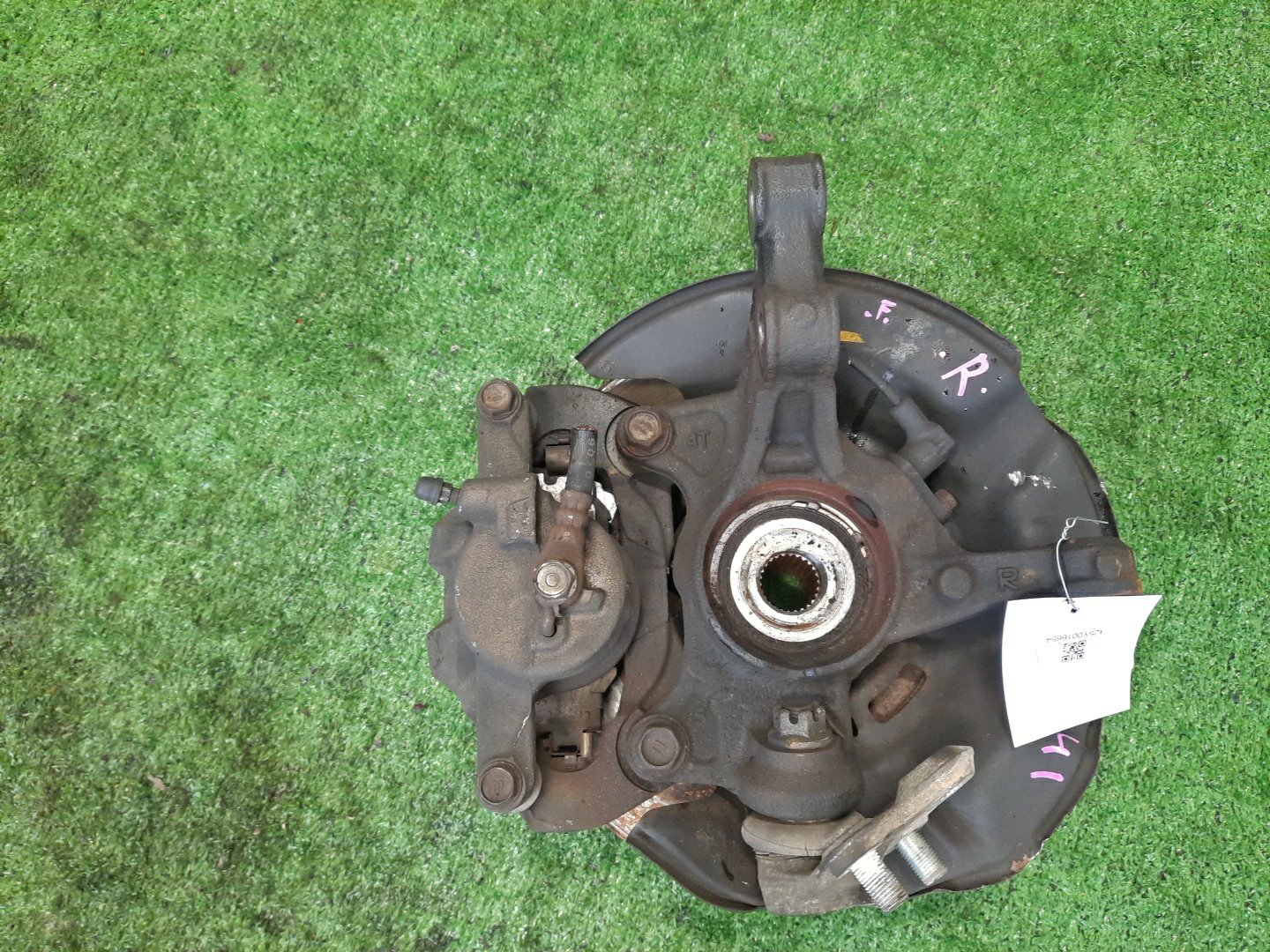 Ступица правая передняя TOYOTA AXIO, COROLLA FIELDER, COROLLA  AXIO, FIELDER NZE141, ZRE142, ZRE142G, NZE141G 1NZ-FE, 2ZR-FAE, 2ZR-FE 2 ракурс