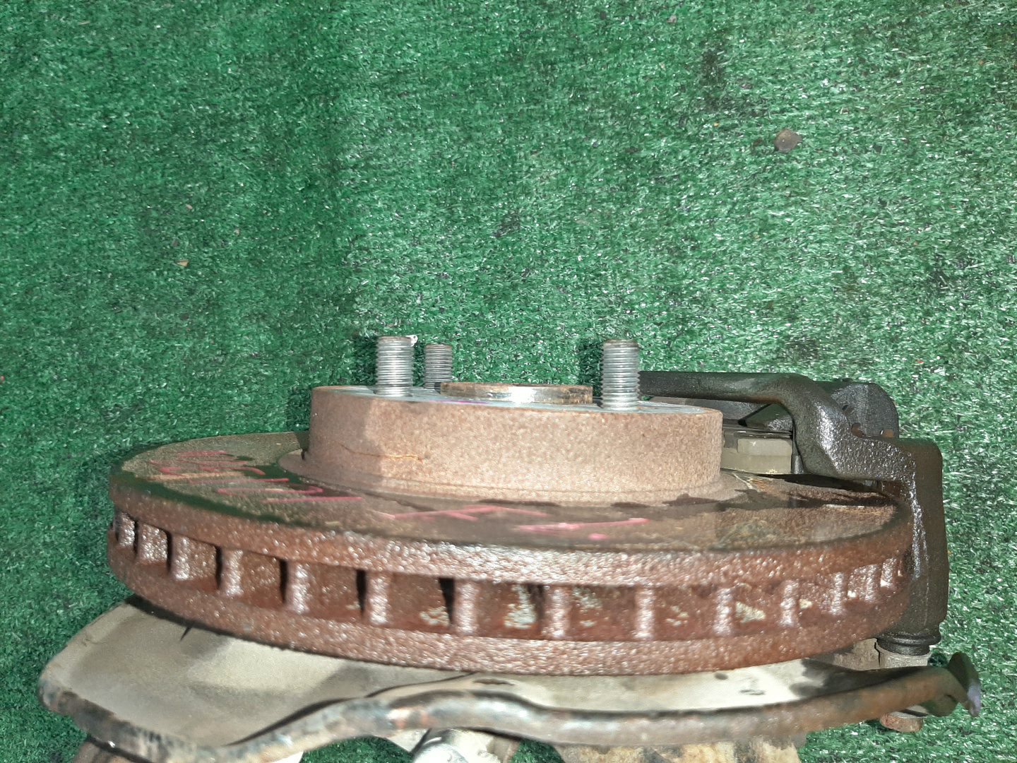 Ступица левая передняя TOYOTA COROLLA, COROLLA FIELDER, ALLEX, COROLLA RUNX NZE121 1NZ-FE 2 ракурс