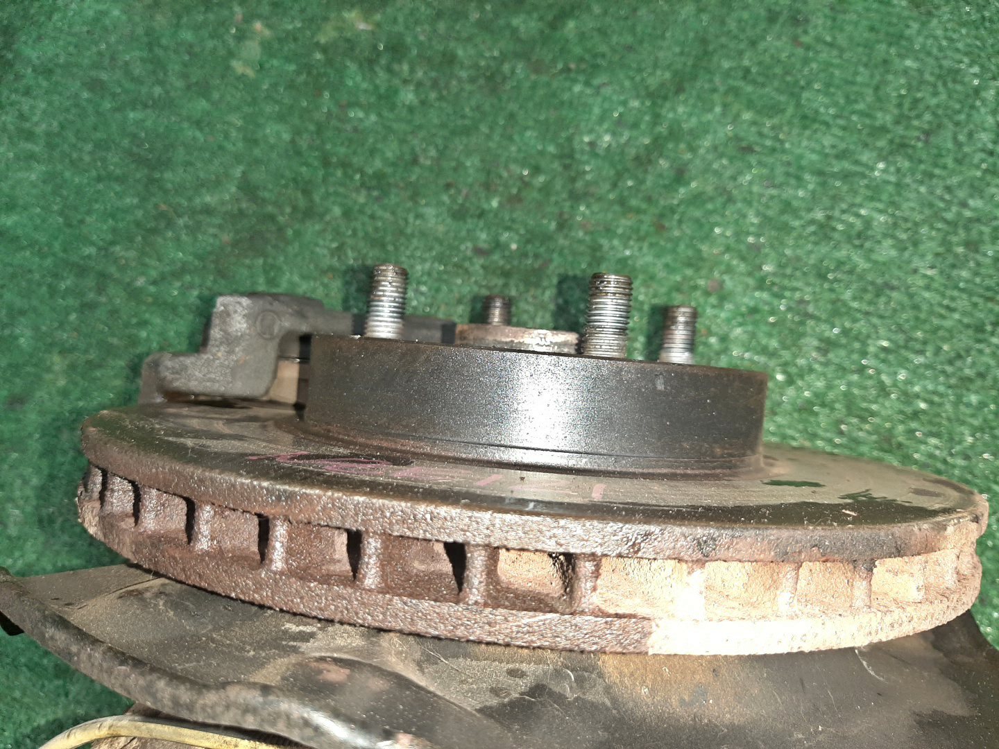 Ступица правая передняя TOYOTA COROLLA, COROLLA FIELDER, ALLEX, COROLLA RUNX NZE121, NZE121G 1NZ-FE 2 ракурс