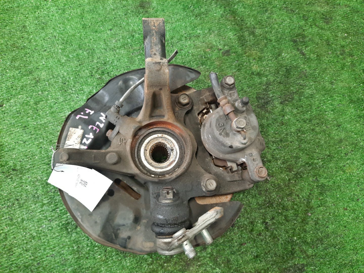 Ступица левая передняя TOYOTA COROLLA, COROLLA FIELDER, ALLEX, COROLLA RUNX NZE121 1NZ-FE 2 ракурс